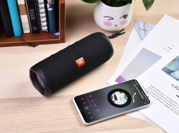 jbl flip5便携式蓝牙音箱评测：深度防水更耐用的第2张示图