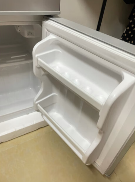 荣事达小型家用冰箱：节能低耗省电费，快速制冷锁留鲜美的第2张示图