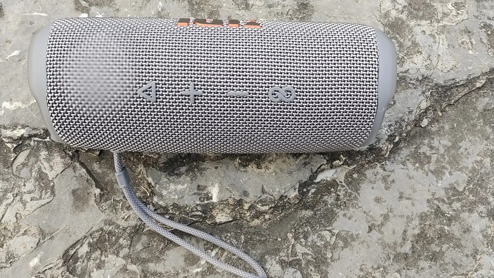 jbl flip6音箱评测：呈现你深爱经典live现场的第1张示图