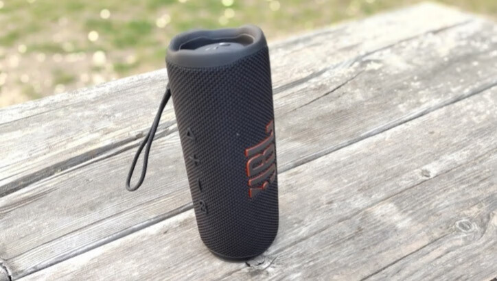 jbl flip6蓝牙音箱评测：任何位置都是c位！的第5张示图