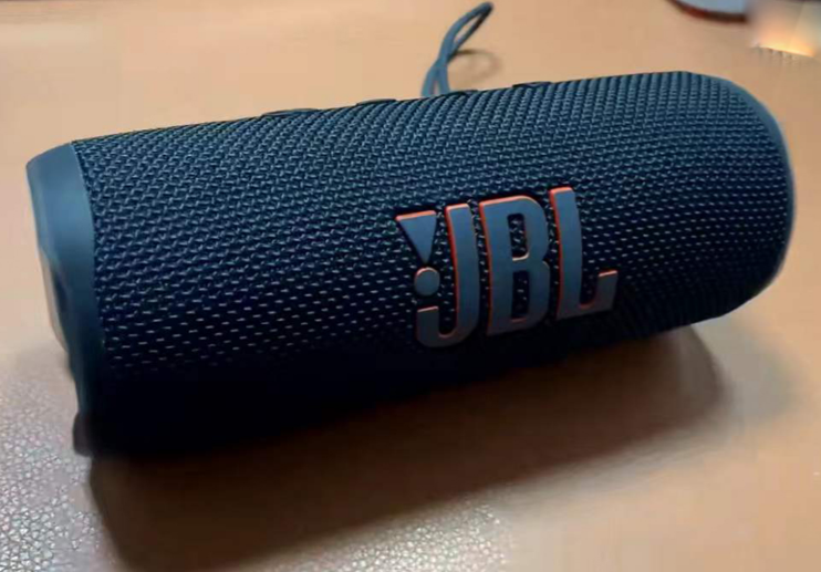 性价比高的蓝牙音响不知道怎么选？试试jbl flip6音乐万花筒六代蓝牙音响~的第4张示图