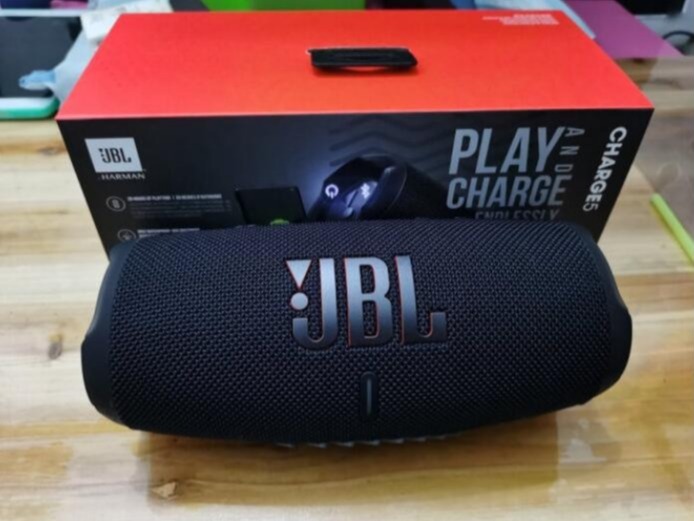 jbl charge5桌面音响测评：震撼音质澎湃动人！的第1张示图